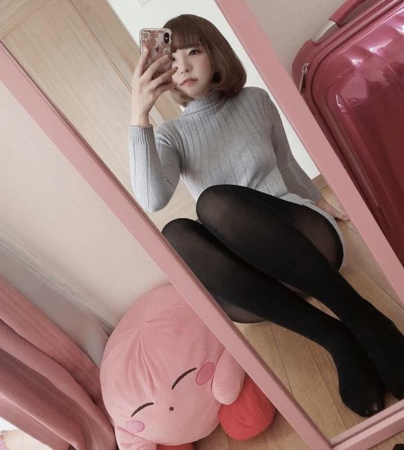 日本黑色裤袜日福利_推特美女coser模特儿黑丝写真